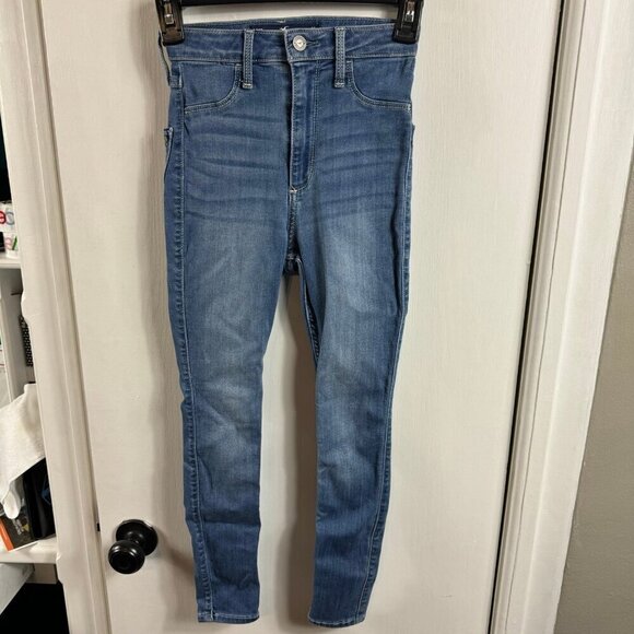 Hollister curvy ultra high rise jean leggings medium wash.  Sz 23x24 - Picture 1 of 7